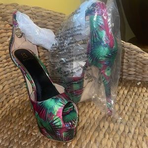 Heels tropical print joy